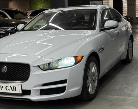 Белый Ягуар XE, объемом двигателя 2 л и пробегом 79 тыс. км за 17500 $, фото 8 на Automoto.ua