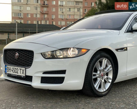 Белый Ягуар XE, объемом двигателя 2 л и пробегом 133 тыс. км за 14800 $, фото 20 на Automoto.ua