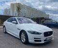 Белый Ягуар XE, объемом двигателя 2 л и пробегом 57 тыс. км за 11950 $, фото 1 на Automoto.ua