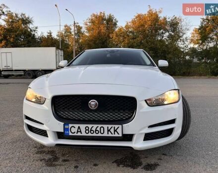 Белый Ягуар XE, объемом двигателя 2 л и пробегом 68 тыс. км за 16700 $, фото 7 на Automoto.ua