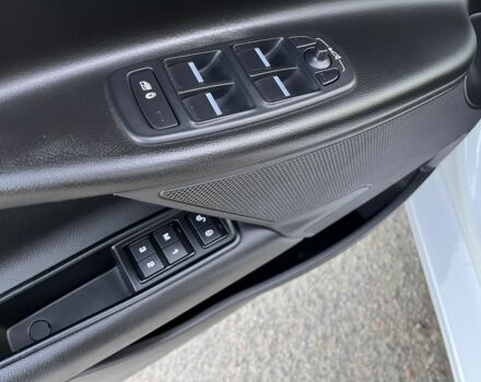 Ягуар XE 2016 у Києві на Automoto.ua Білий Ягуар XE, об'ємом двигуна 2 л та пробігом 72 тис. км за 16900 $, фото 6 на Automoto.ua