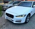 Белый Ягуар XE, объемом двигателя 2 л и пробегом 86 тыс. км за 11900 $, фото 1 на Automoto.ua