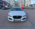 Белый Ягуар XE, объемом двигателя 2 л и пробегом 135 тыс. км за 16000 $, фото 1 на Automoto.ua