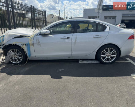 Білий Ягуар XE, об'ємом двигуна 2 л та пробігом 40 тис. км за 7500 $, фото 3 на Automoto.ua
