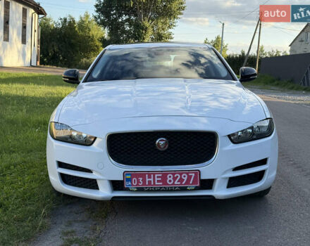 Білий Ягуар XE, об'ємом двигуна 2 л та пробігом 155 тис. км за 12500 $, фото 5 на Automoto.ua