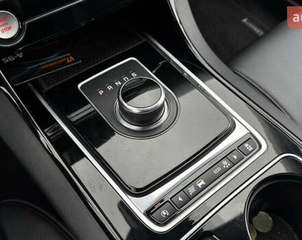 Белый Ягуар XE, объемом двигателя 2 л и пробегом 137 тыс. км за 16950 $, фото 54 на Automoto.ua