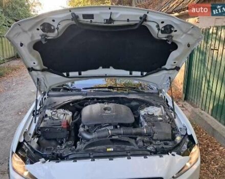 Белый Ягуар XE, объемом двигателя 2 л и пробегом 68 тыс. км за 16700 $, фото 4 на Automoto.ua