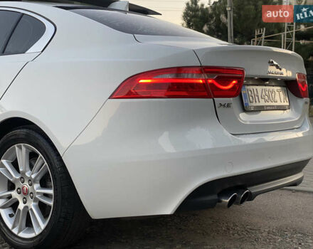 Белый Ягуар XE, объемом двигателя 2 л и пробегом 133 тыс. км за 14800 $, фото 18 на Automoto.ua