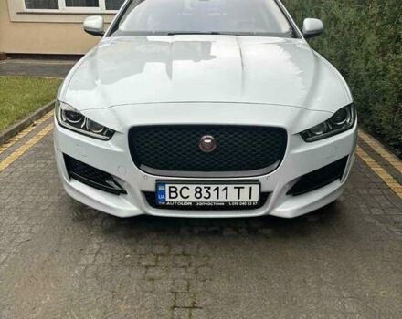 Белый Ягуар XE, объемом двигателя 2 л и пробегом 136 тыс. км за 15450 $, фото 1 на Automoto.ua