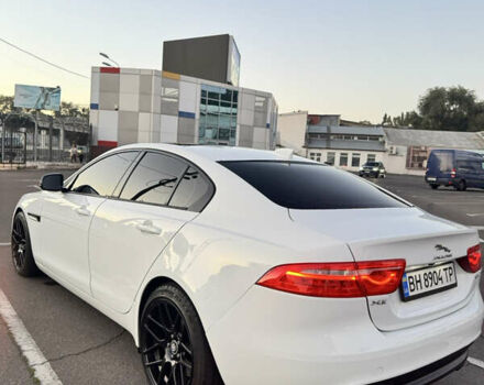 Белый Ягуар XE, объемом двигателя 2 л и пробегом 100 тыс. км за 15500 $, фото 9 на Automoto.ua
