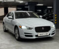 Белый Ягуар XE, объемом двигателя 2 л и пробегом 79 тыс. км за 17500 $, фото 5 на Automoto.ua