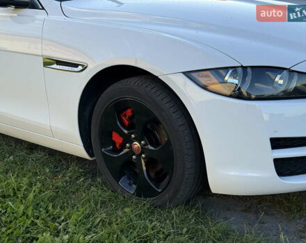 Білий Ягуар XE, об'ємом двигуна 2 л та пробігом 155 тис. км за 12500 $, фото 6 на Automoto.ua