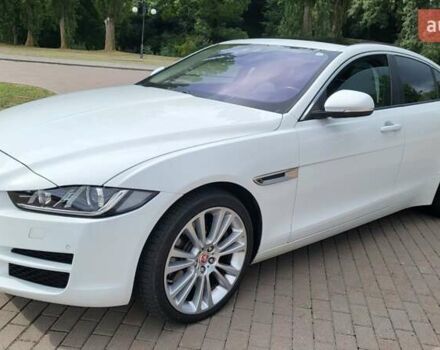 Белый Ягуар XE, объемом двигателя 3 л и пробегом 132 тыс. км за 12900 $, фото 3 на Automoto.ua