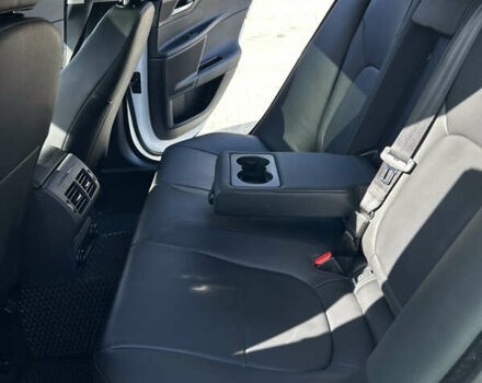 Белый Ягуар XE, объемом двигателя 2 л и пробегом 127 тыс. км за 15000 $, фото 19 на Automoto.ua