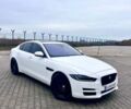 Белый Ягуар XE, объемом двигателя 2 л и пробегом 98 тыс. км за 12200 $, фото 1 на Automoto.ua