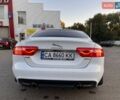 Белый Ягуар XE, объемом двигателя 2 л и пробегом 68 тыс. км за 16700 $, фото 13 на Automoto.ua