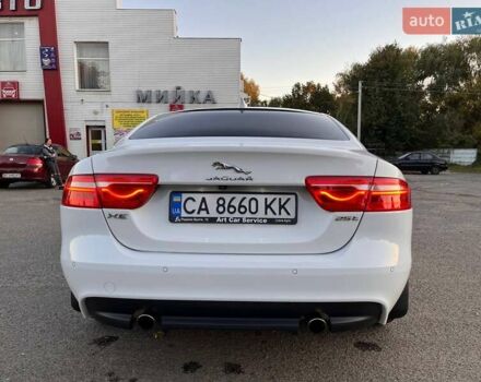 Белый Ягуар XE, объемом двигателя 2 л и пробегом 68 тыс. км за 16700 $, фото 5 на Automoto.ua