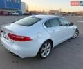 Белый Ягуар XE, объемом двигателя 2 л и пробегом 83 тыс. км за 14000 $, фото 4 на Automoto.ua