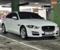 Белый Ягуар XE, объемом двигателя 2 л и пробегом 60 тыс. км за 14500 $, фото 15 на Automoto.ua