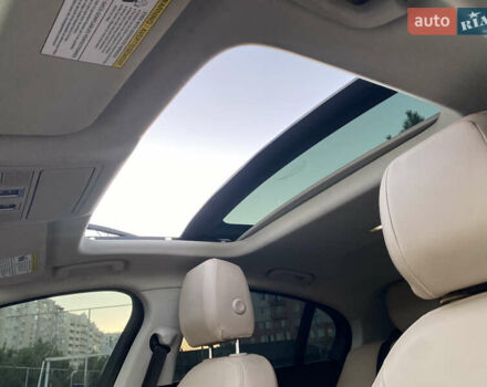 Белый Ягуар XE, объемом двигателя 2 л и пробегом 133 тыс. км за 14800 $, фото 15 на Automoto.ua