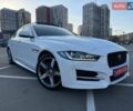 Белый Ягуар XE, объемом двигателя 2 л и пробегом 87 тыс. км за 15900 $, фото 1 на Automoto.ua