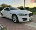 Белый Ягуар XE, объемом двигателя 2 л и пробегом 89 тыс. км за 15999 $, фото 1 на Automoto.ua