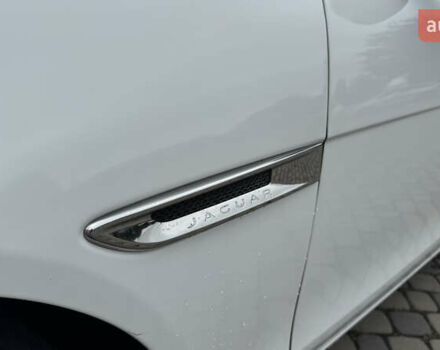 Белый Ягуар XE, объемом двигателя 2 л и пробегом 137 тыс. км за 16950 $, фото 18 на Automoto.ua