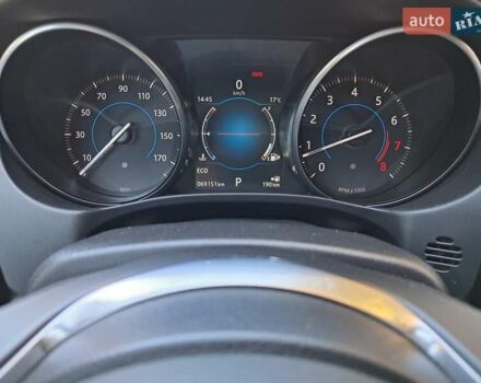 Белый Ягуар XE, объемом двигателя 2 л и пробегом 68 тыс. км за 16700 $, фото 2 на Automoto.ua