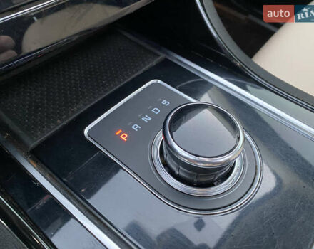 Белый Ягуар XE, объемом двигателя 2 л и пробегом 133 тыс. км за 14800 $, фото 14 на Automoto.ua