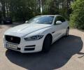 Белый Ягуар XE, объемом двигателя 2 л и пробегом 194 тыс. км за 17000 $, фото 1 на Automoto.ua