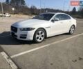 Білий Ягуар XE, об'ємом двигуна 2 л та пробігом 99 тис. км за 12500 $, фото 1 на Automoto.ua