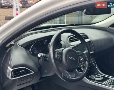 Білий Ягуар XE, об'ємом двигуна 0 л та пробігом 89 тис. км за 11300 $, фото 11 на Automoto.ua