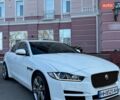Белый Ягуар XE, объемом двигателя 2 л и пробегом 92 тыс. км за 16500 $, фото 1 на Automoto.ua