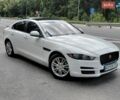Белый Ягуар XE, объемом двигателя 2 л и пробегом 165 тыс. км за 11800 $, фото 1 на Automoto.ua