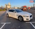 Білий Ягуар XE, об'ємом двигуна 2 л та пробігом 125 тис. км за 12500 $, фото 1 на Automoto.ua