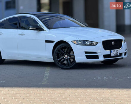 Білий Ягуар XE, об'ємом двигуна 3 л та пробігом 100 тис. км за 18000 $, фото 1 на Automoto.ua