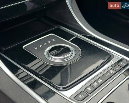 Білий Ягуар XE, об'ємом двигуна 0 л та пробігом 89 тис. км за 11300 $, фото 16 на Automoto.ua