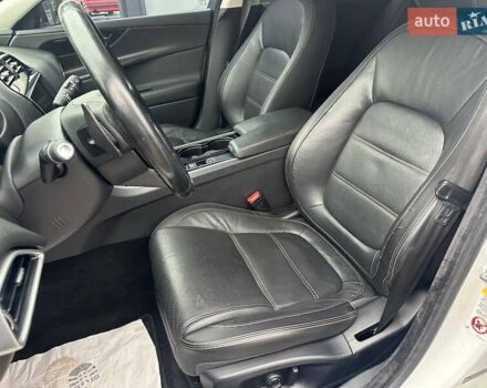 Білий Ягуар XE, об'ємом двигуна 0 л та пробігом 89 тис. км за 11300 $, фото 12 на Automoto.ua