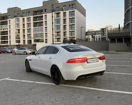 Белый Ягуар XE, объемом двигателя 3 л и пробегом 90 тыс. км за 24500 $, фото 3 на Automoto.ua