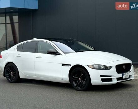 Белый Ягуар XE, объемом двигателя 3 л и пробегом 101 тыс. км за 14900 $, фото 8 на Automoto.ua
