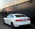 Белый Ягуар XE, объемом двигателя 2 л и пробегом 150 тыс. км за 9900 $, фото 4 на Automoto.ua