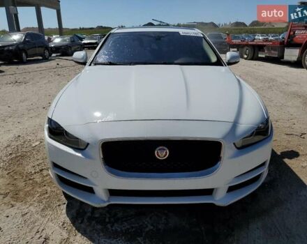 Белый Ягуар XE, объемом двигателя 2 л и пробегом 173 тыс. км за 2100 $, фото 4 на Automoto.ua