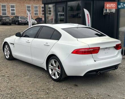 Белый Ягуар XE, объемом двигателя 0 л и пробегом 89 тыс. км за 11300 $, фото 5 на Automoto.ua