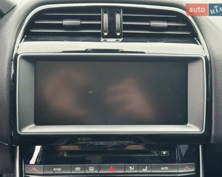 Белый Ягуар XE, объемом двигателя 0 л и пробегом 89 тыс. км за 11300 $, фото 17 на Automoto.ua