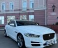 Білий Ягуар XE, об'ємом двигуна 2 л та пробігом 92 тис. км за 16000 $, фото 1 на Automoto.ua