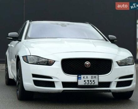 Белый Ягуар XE, объемом двигателя 3 л и пробегом 101 тыс. км за 14900 $, фото 3 на Automoto.ua
