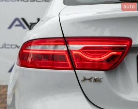 Белый Ягуар XE, объемом двигателя 2 л и пробегом 132 тыс. км за 14500 $, фото 18 на Automoto.ua