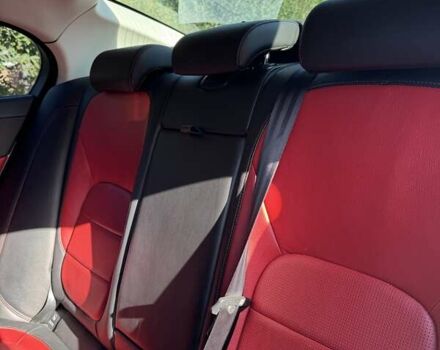 Белый Ягуар XE, объемом двигателя 2 л и пробегом 160 тыс. км за 19500 $, фото 11 на Automoto.ua