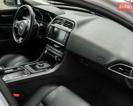 Белый Ягуар XE, объемом двигателя 2 л и пробегом 132 тыс. км за 14500 $, фото 46 на Automoto.ua