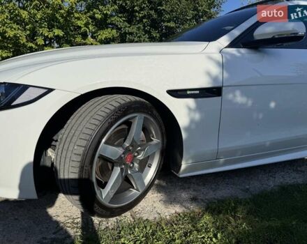 Белый Ягуар XE, объемом двигателя 2 л и пробегом 160 тыс. км за 19500 $, фото 58 на Automoto.ua